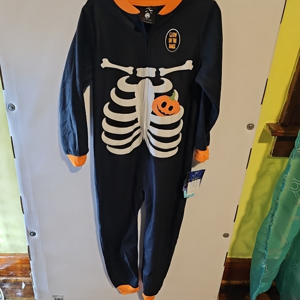 NWT Happy Halloween Unisex Size 5T Glow In The Dark Knit Sleeper Open Feet